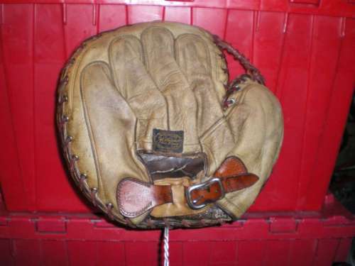 JC Higgins White Catchers Mitt Back